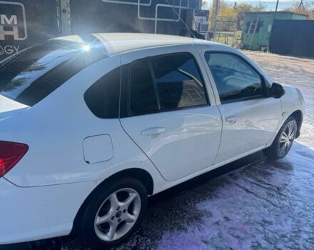 Рено Clio Symbol 2010 в Днепре (Днепропетровске) на Automoto.ua Белый Рено Clio Symbol, объемом двигателя 1.4 л и пробегом 3 тыс. км за 1902 $, фото 3 на Automoto.ua