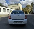 Рено Clio Symbol 2010 в Киеве на Automoto.ua Белый Рено Clio Symbol, объемом двигателя 1.4 л и пробегом 197 тыс. км за 3999 $, фото 4 на Automoto.ua
