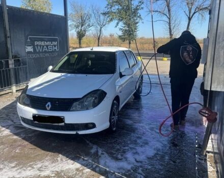 Рено Clio Symbol 2010 в Днепре (Днепропетровске) на Automoto.ua Белый Рено Clio Symbol, объемом двигателя 1.4 л и пробегом 3 тыс. км за 1902 $, фото 1 на Automoto.ua