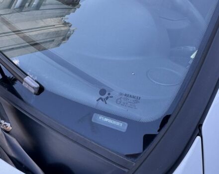 Рено Clio Symbol 2010 в Киеве на Automoto.ua Белый Рено Clio Symbol, объемом двигателя 1.4 л и пробегом 197 тыс. км за 3999 $, фото 10 на Automoto.ua