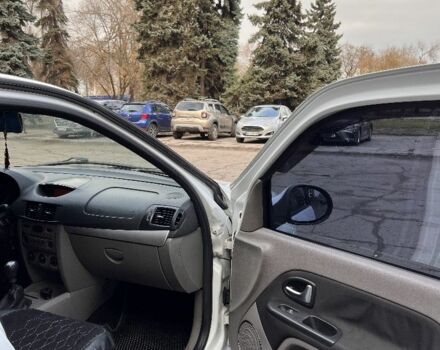 Белый Рено Clio Symbol, объемом двигателя 1.4 л и пробегом 244 тыс. км за 4400 $, фото 10 на Automoto.ua