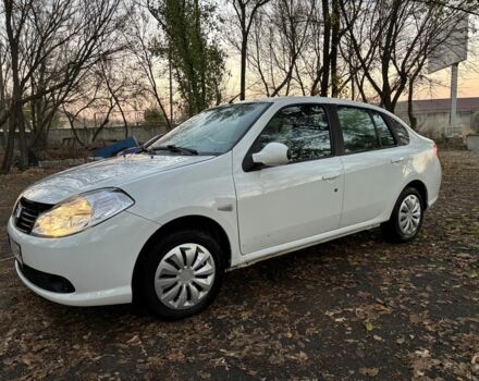 Белый Рено Clio Symbol, объемом двигателя 1.4 л и пробегом 142 тыс. км за 3800 $, фото 4 на Automoto.ua