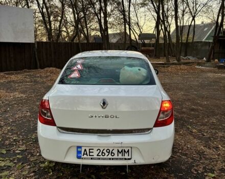 Белый Рено Clio Symbol, объемом двигателя 1.4 л и пробегом 142 тыс. км за 3800 $, фото 2 на Automoto.ua