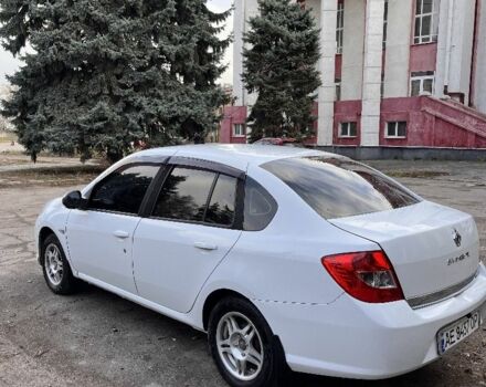 Белый Рено Clio Symbol, объемом двигателя 1.4 л и пробегом 244 тыс. км за 4400 $, фото 4 на Automoto.ua