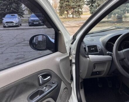Белый Рено Clio Symbol, объемом двигателя 1.4 л и пробегом 244 тыс. км за 4400 $, фото 14 на Automoto.ua