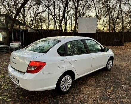 Белый Рено Clio Symbol, объемом двигателя 1.4 л и пробегом 142 тыс. км за 3800 $, фото 3 на Automoto.ua