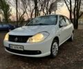 Белый Рено Clio Symbol, объемом двигателя 1.4 л и пробегом 142 тыс. км за 3800 $, фото 1 на Automoto.ua