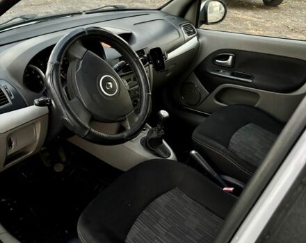 Белый Рено Clio Symbol, объемом двигателя 1.4 л и пробегом 142 тыс. км за 3800 $, фото 5 на Automoto.ua