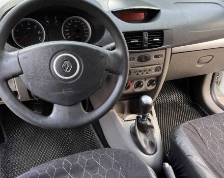 Белый Рено Clio Symbol, объемом двигателя 1.4 л и пробегом 244 тыс. км за 4400 $, фото 11 на Automoto.ua
