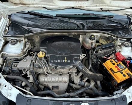 Белый Рено Clio Symbol, объемом двигателя 1.4 л и пробегом 142 тыс. км за 3800 $, фото 7 на Automoto.ua