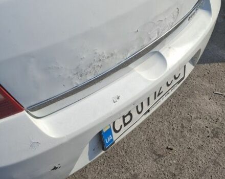 Рено Clio Symbol 2012 в Киеве на Automoto.ua Белый Рено Clio Symbol, объемом двигателя 1.4 л и пробегом 390 тыс. км за 2900 $, фото 7 на Automoto.ua