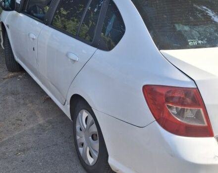 Рено Clio Symbol 2012 в Киеве на Automoto.ua Белый Рено Clio Symbol, объемом двигателя 1.4 л и пробегом 390 тыс. км за 2900 $, фото 5 на Automoto.ua