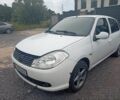 Белый Рено Clio Symbol, объемом двигателя 1.4 л и пробегом 280 тыс. км за 1699 $, фото 1 на Automoto.ua