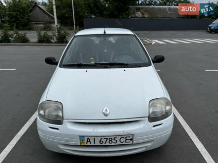Рено Clio Symbol 2001 в Бородянке на Automoto.ua Белый Рено Clio Symbol, объемом двигателя 1.39 л и пробегом 335 тыс. км за 2300 $, фото 1 на Automoto.ua