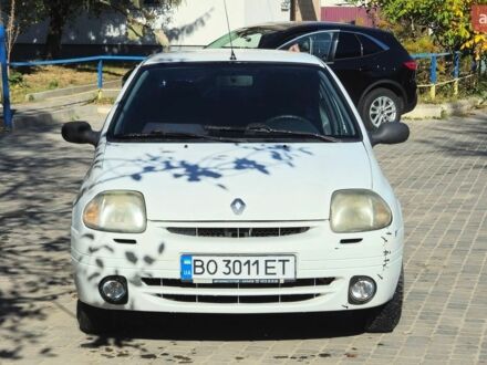 Белый Рено Clio Symbol, объемом двигателя 1.4 л и пробегом 314 тыс. км за 1900 $, фото 1 на Automoto.ua