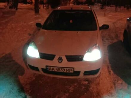 Рено Clio Symbol 2007 в Киеве на Automoto.ua Белый Рено Clio Symbol, объемом двигателя 1.39 л и пробегом 224 тыс. км за 3100 $, фото 1 на Automoto.ua