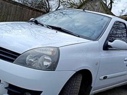 Белый Рено Clio Symbol, объемом двигателя 1.4 л и пробегом 350 тыс. км за 3200 $, фото 1 на Automoto.ua
