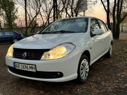 Белый Рено Clio Symbol, объемом двигателя 1.4 л и пробегом 142 тыс. км за 3800 $, фото 1 на Automoto.ua