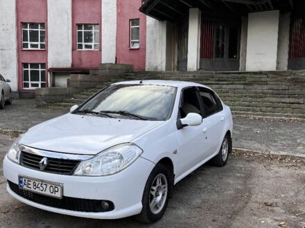 Белый Рено Clio Symbol, объемом двигателя 1.4 л и пробегом 244 тыс. км за 4400 $, фото 1 на Automoto.ua