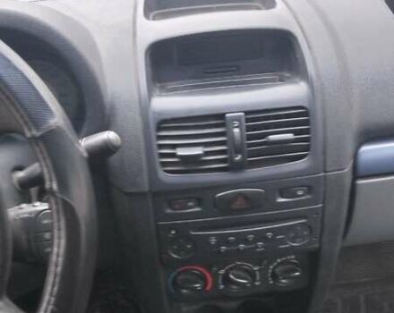 Бежевый Рено Clio Symbol, объемом двигателя 1.39 л и пробегом 302 тыс. км за 3100 $, фото 11 на Automoto.ua