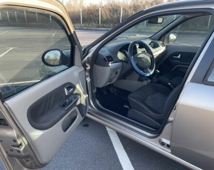 Бежевый Рено Clio Symbol, объемом двигателя 1.4 л и пробегом 186 тыс. км за 4000 $, фото 7 на Automoto.ua