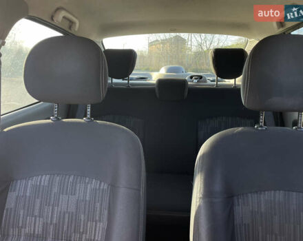 Бежевый Рено Clio Symbol, объемом двигателя 1.39 л и пробегом 186 тыс. км за 3850 $, фото 13 на Automoto.ua