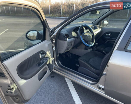 Бежевый Рено Clio Symbol, объемом двигателя 1.39 л и пробегом 186 тыс. км за 3850 $, фото 7 на Automoto.ua