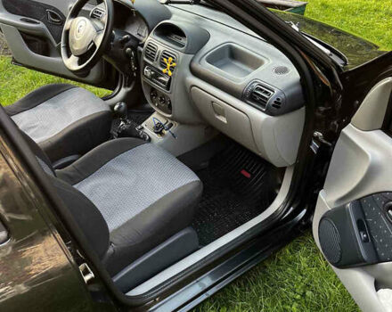 Чорний Рено Clio Symbol, об'ємом двигуна 1.4 л та пробігом 266 тис. км за 2800 $, фото 12 на Automoto.ua