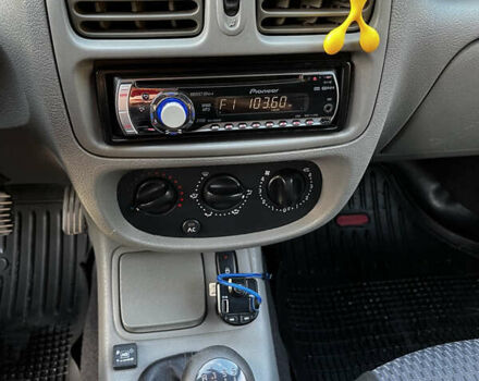 Чорний Рено Clio Symbol, об'ємом двигуна 1.4 л та пробігом 266 тис. км за 2800 $, фото 11 на Automoto.ua