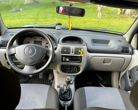 Чорний Рено Clio Symbol, об'ємом двигуна 1.4 л та пробігом 266 тис. км за 2800 $, фото 9 на Automoto.ua