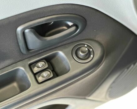 Черный Рено Clio Symbol, объемом двигателя 1.4 л и пробегом 174 тыс. км за 3690 $, фото 14 на Automoto.ua