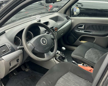 Черный Рено Clio Symbol, объемом двигателя 1.39 л и пробегом 179 тыс. км за 3700 $, фото 8 на Automoto.ua