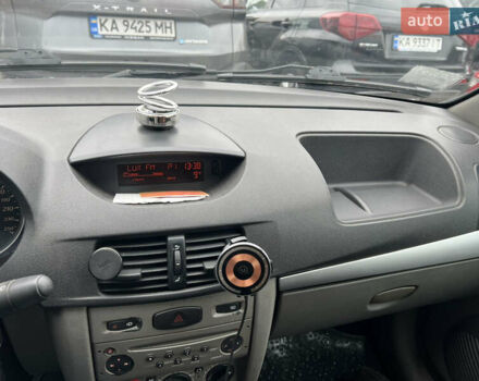 Черный Рено Clio Symbol, объемом двигателя 1.39 л и пробегом 179 тыс. км за 3700 $, фото 3 на Automoto.ua