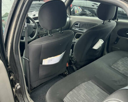 Черный Рено Clio Symbol, объемом двигателя 1.39 л и пробегом 179 тыс. км за 3700 $, фото 7 на Automoto.ua