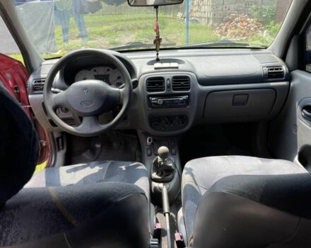 Красный Рено Clio Symbol, объемом двигателя 1.4 л и пробегом 274 тыс. км за 2700 $, фото 6 на Automoto.ua