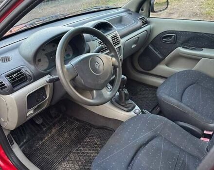 Красный Рено Clio Symbol, объемом двигателя 1.39 л и пробегом 259 тыс. км за 1799 $, фото 7 на Automoto.ua