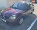 Красный Рено Clio Symbol, объемом двигателя 1.4 л и пробегом 281 тыс. км за 2650 $, фото 1 на Automoto.ua