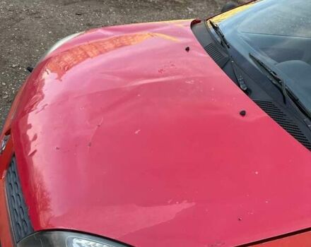 Красный Рено Clio Symbol, объемом двигателя 1.39 л и пробегом 259 тыс. км за 1799 $, фото 6 на Automoto.ua