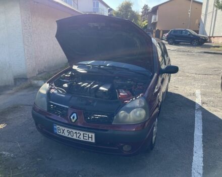 Красный Рено Clio Symbol, объемом двигателя 1.39 л и пробегом 281 тыс. км за 2600 $, фото 3 на Automoto.ua