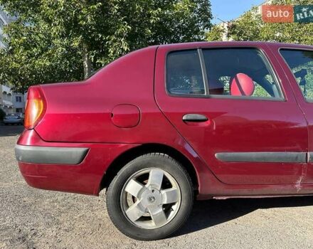 Красный Рено Clio Symbol, объемом двигателя 1.4 л и пробегом 281 тыс. км за 2650 $, фото 7 на Automoto.ua