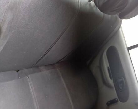 Рено Clio Symbol 2003 в Килие на Automoto.ua Красный Рено Clio Symbol, объемом двигателя 1.4 л и пробегом 400 тыс. км за 2500 $, фото 6 на Automoto.ua