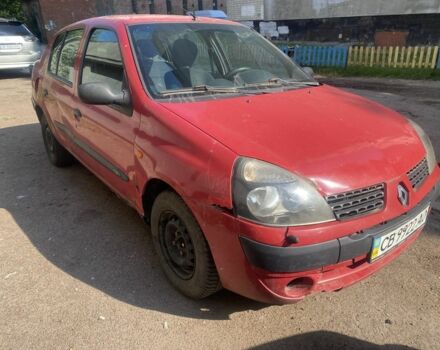 Красный Рено Clio Symbol, объемом двигателя 1.4 л и пробегом 270 тыс. км за 1600 $, фото 5 на Automoto.ua