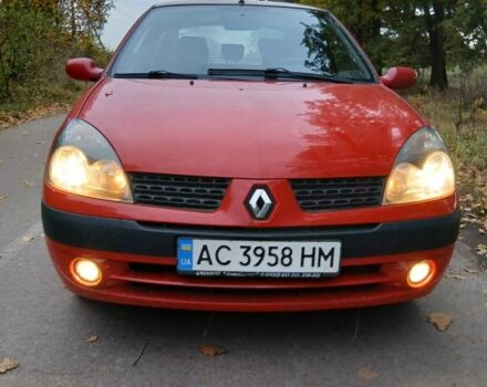 Рено Clio Symbol 2005 в Черняхове на Automoto.ua Красный Рено Clio Symbol, объемом двигателя 1.4 л и пробегом 71 тыс. км за 2750 $, фото 2 на Automoto.ua