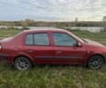 Красный Рено Clio Symbol, объемом двигателя 1.4 л и пробегом 174 тыс. км за 3100 $, фото 2 на Automoto.ua