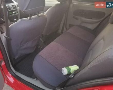 Красный Рено Clio Symbol, объемом двигателя 1.4 л и пробегом 280 тыс. км за 3200 $, фото 4 на Automoto.ua