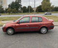 Красный Рено Clio Symbol, объемом двигателя 1.39 л и пробегом 116 тыс. км за 3500 $, фото 1 на Automoto.ua