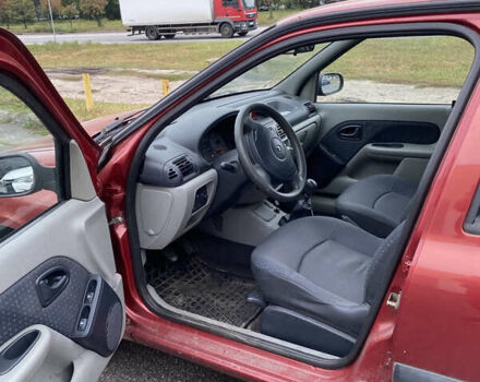Красный Рено Clio Symbol, объемом двигателя 1.39 л и пробегом 116 тыс. км за 3500 $, фото 5 на Automoto.ua