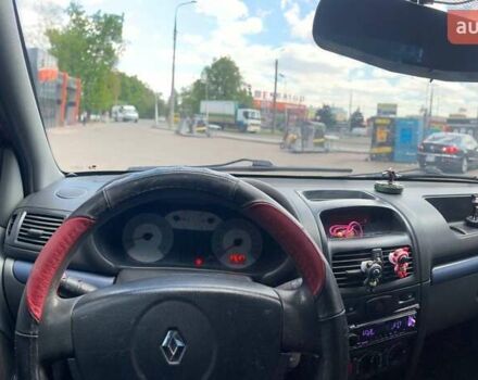 Красный Рено Clio Symbol, объемом двигателя 1.4 л и пробегом 275 тыс. км за 3400 $, фото 3 на Automoto.ua