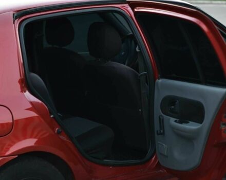 Червоний Рено Clio Symbol, об'ємом двигуна 1.4 л та пробігом 277 тис. км за 3400 $, фото 7 на Automoto.ua