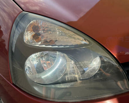 Красный Рено Clio Symbol, объемом двигателя 1.39 л и пробегом 184 тыс. км за 3100 $, фото 17 на Automoto.ua